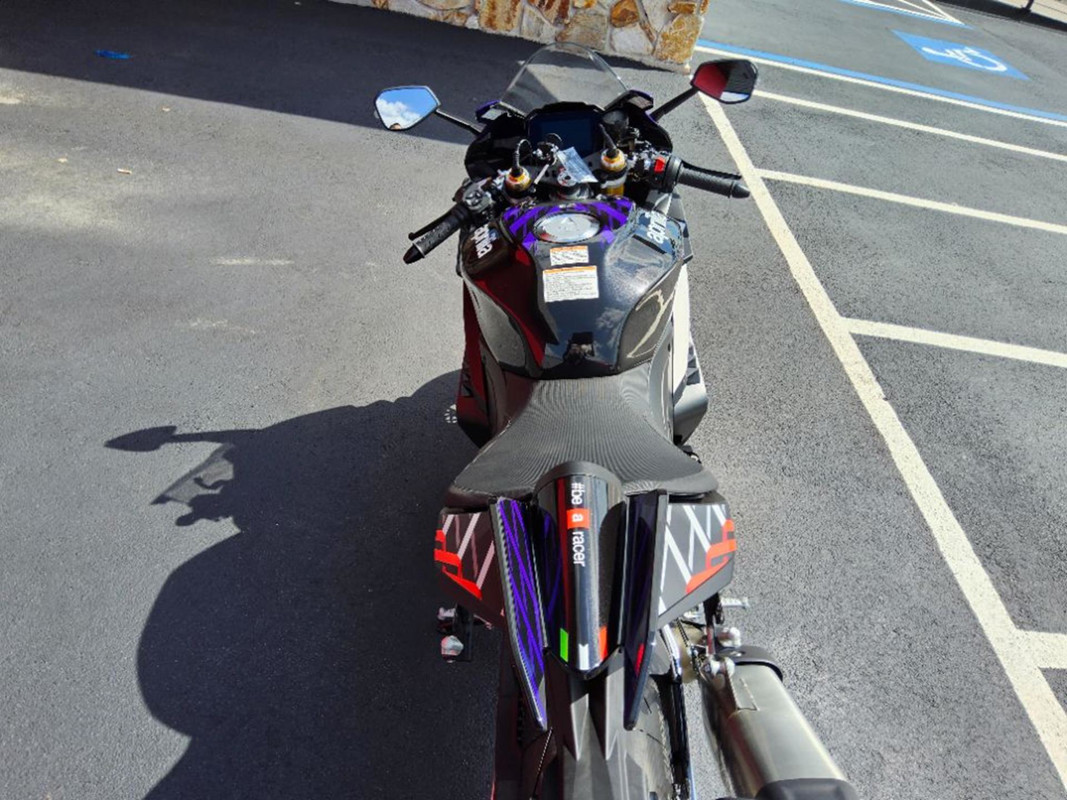 RSV4 1100