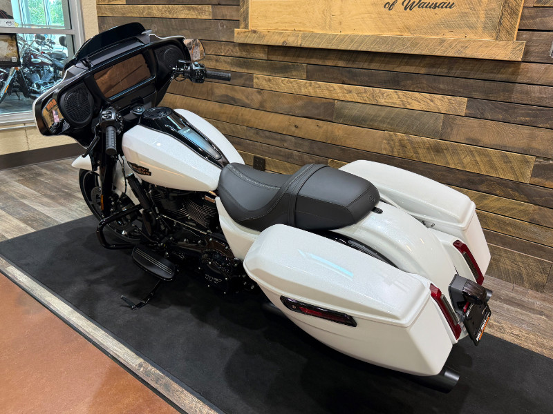 Street Glide®