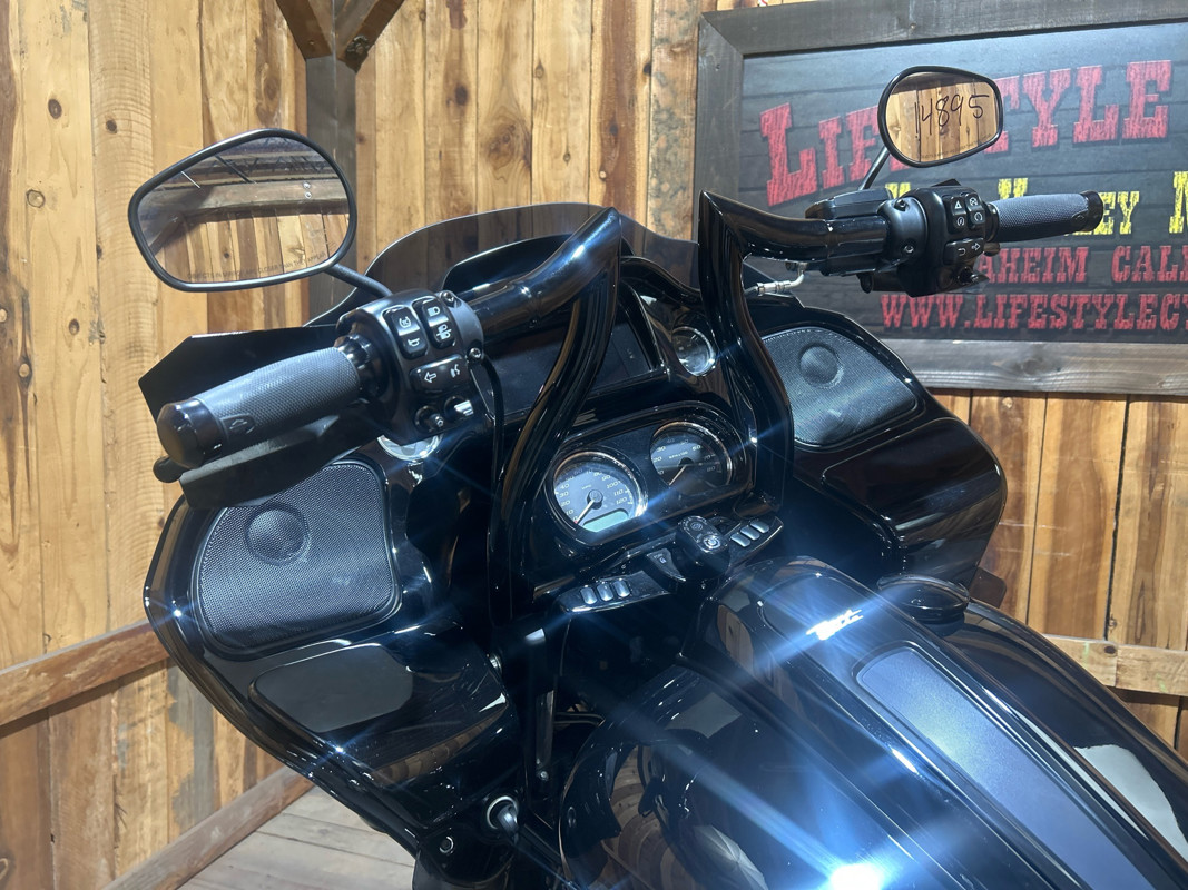 Road Glide®