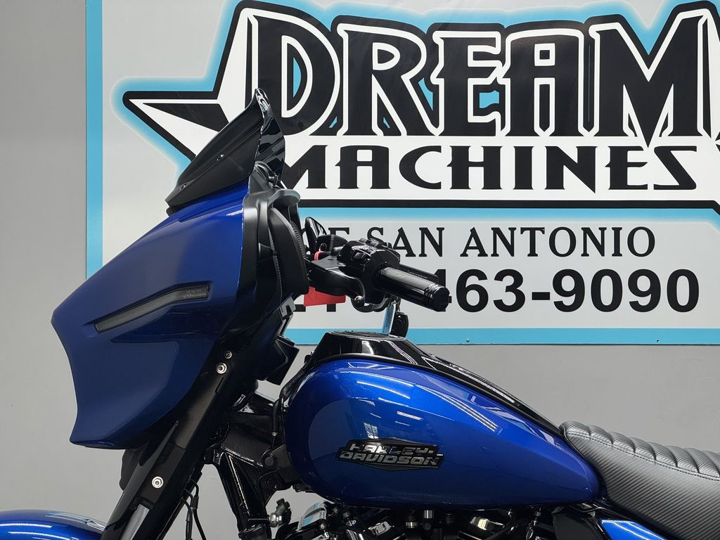 Street Glide®