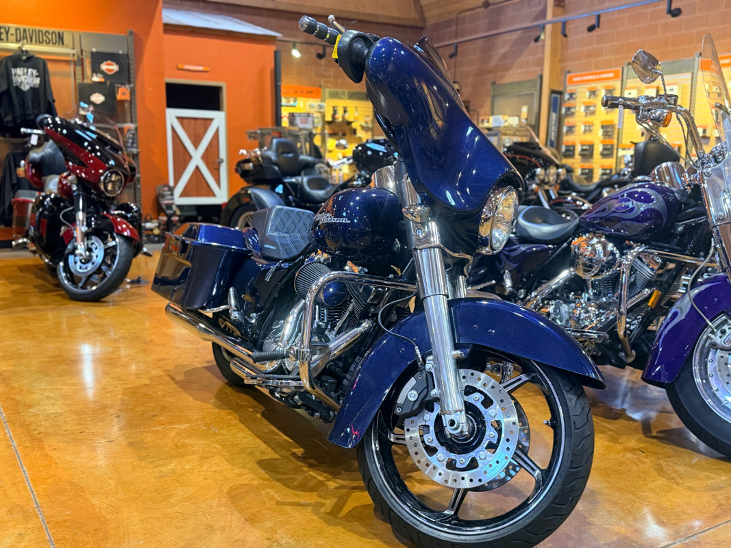 Street Glide®