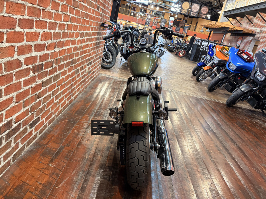 Street Bob®
