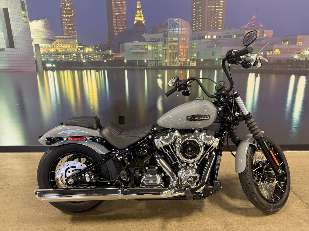 Street Bob®