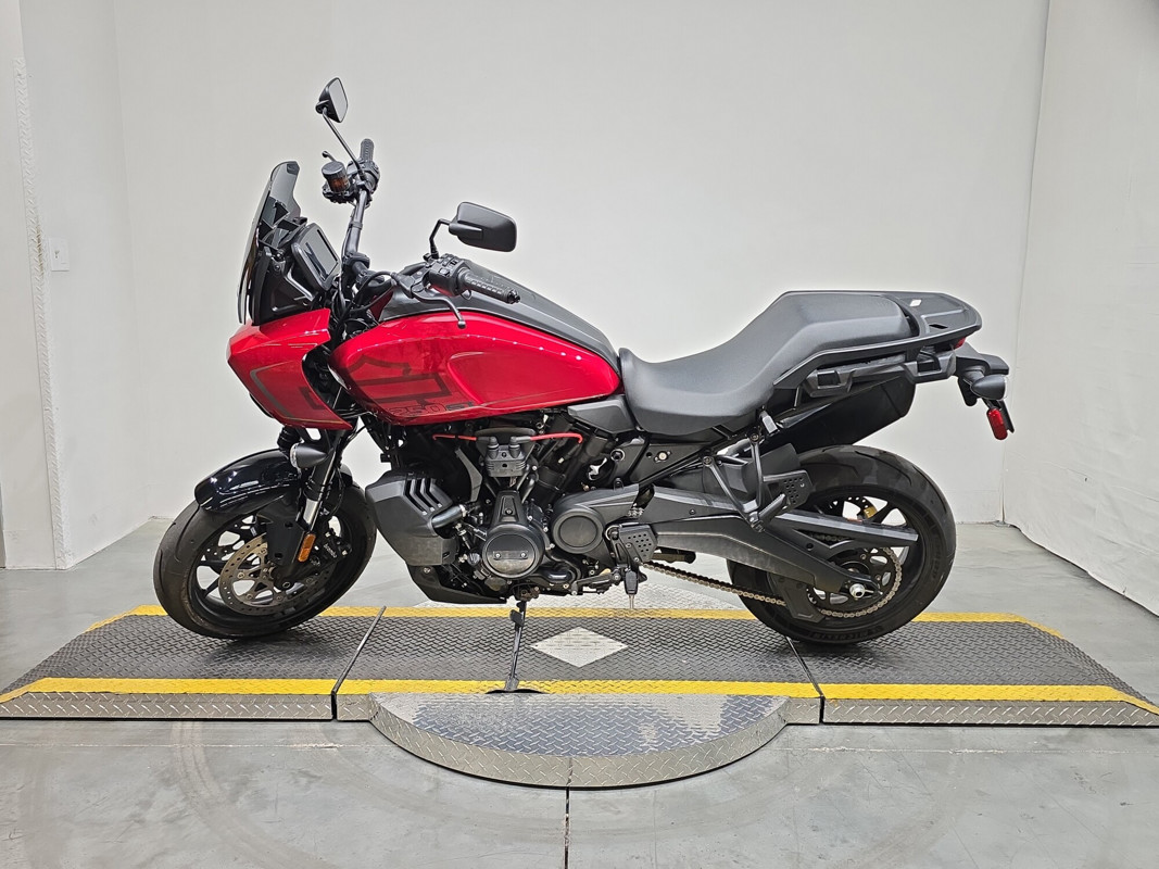 Pan America® 1250 ST