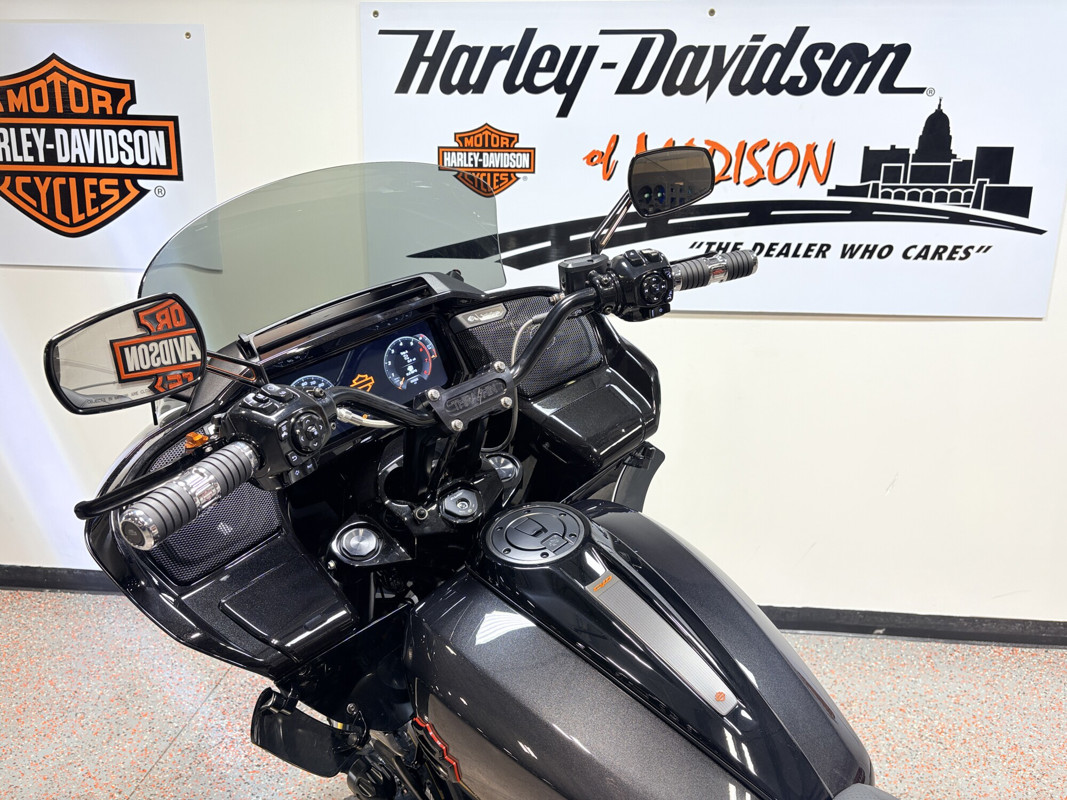 CVO® Road Glide®