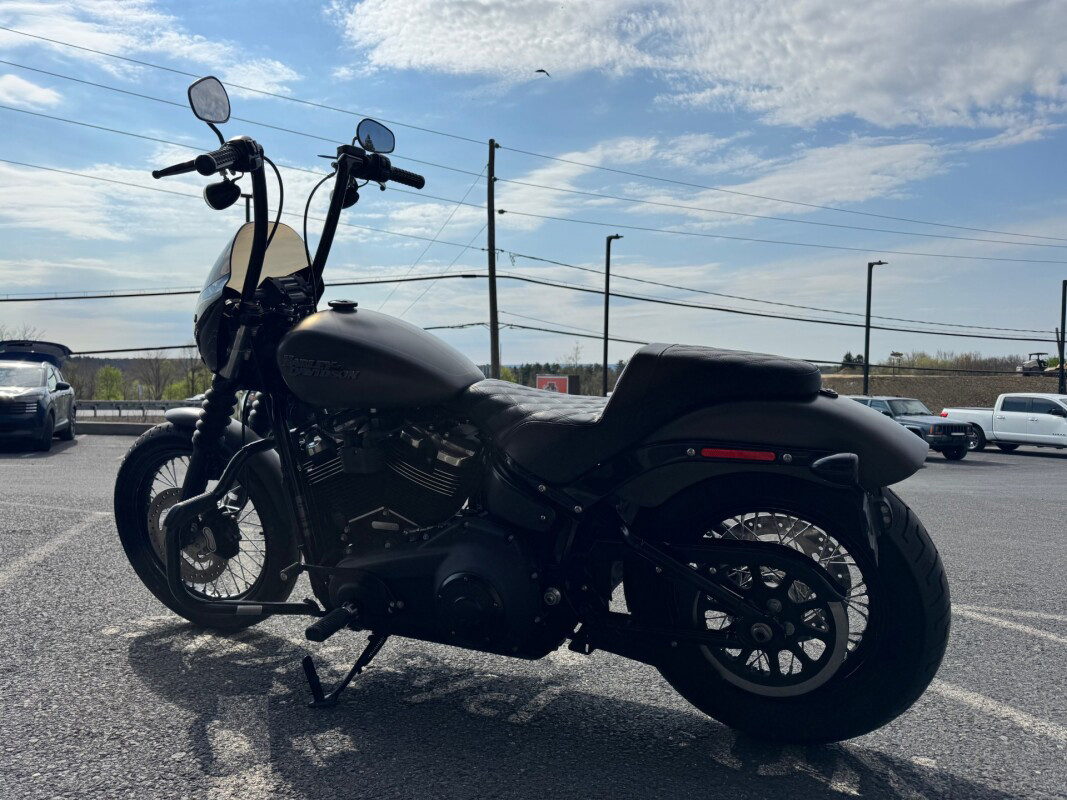 Softail® Street Bob®