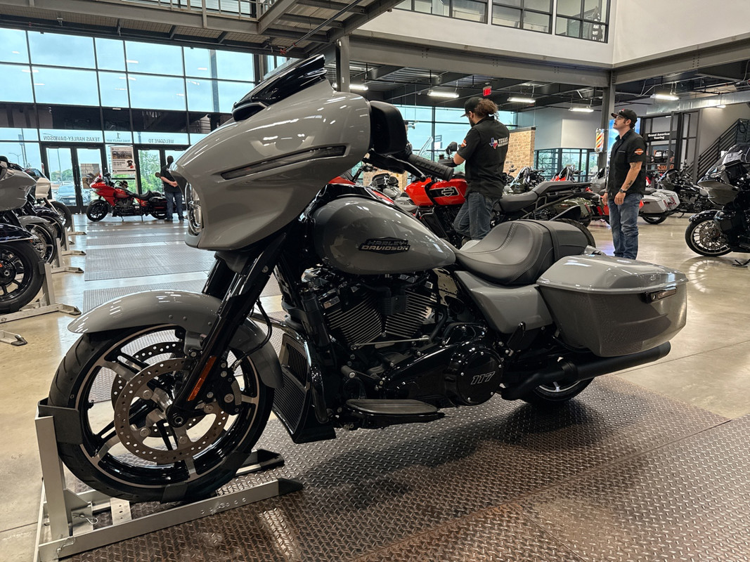 Street Glide®