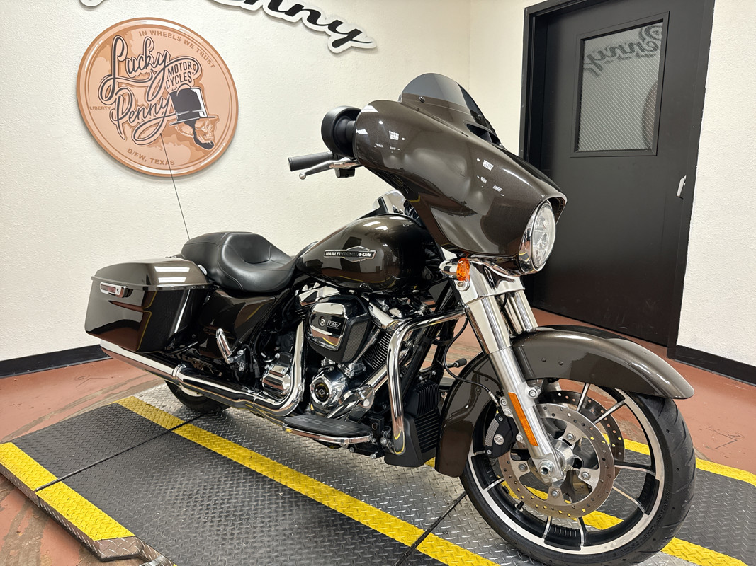 Street Glide®