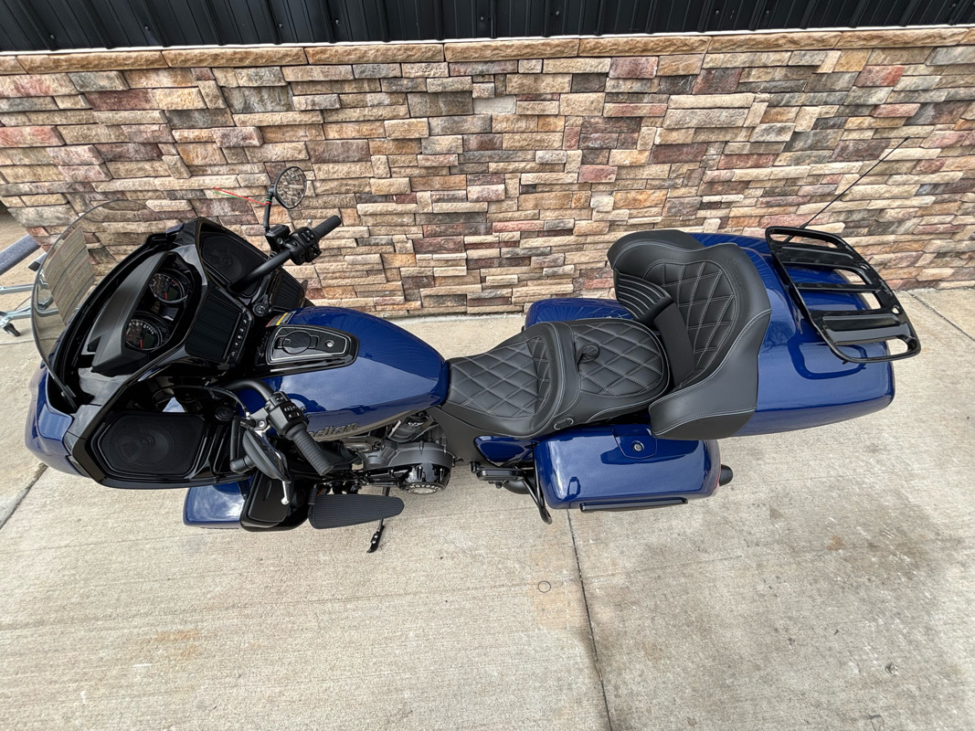 Pursuit Dark Horse 112