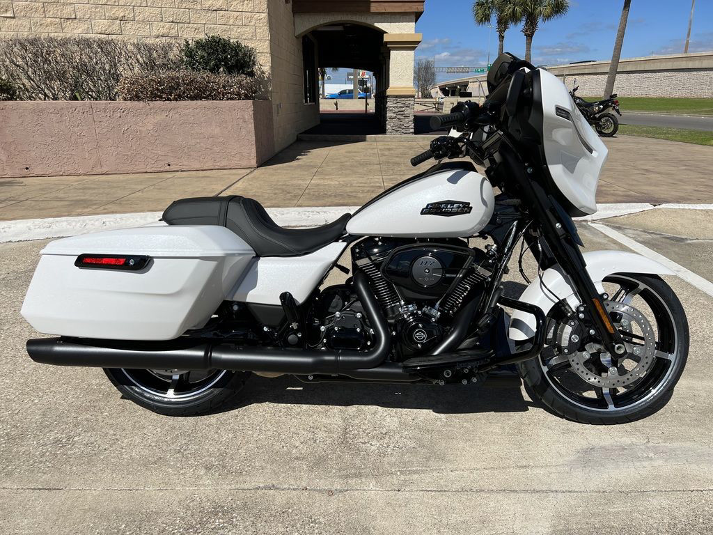 Street Glide®