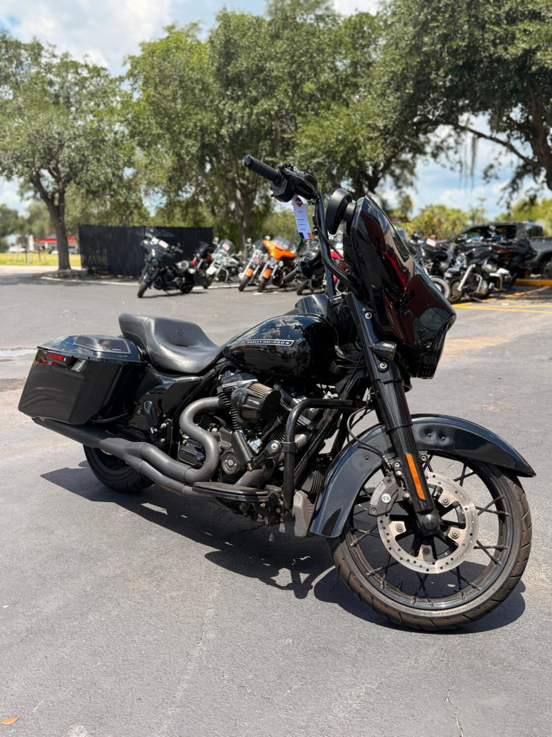 Street Glide®