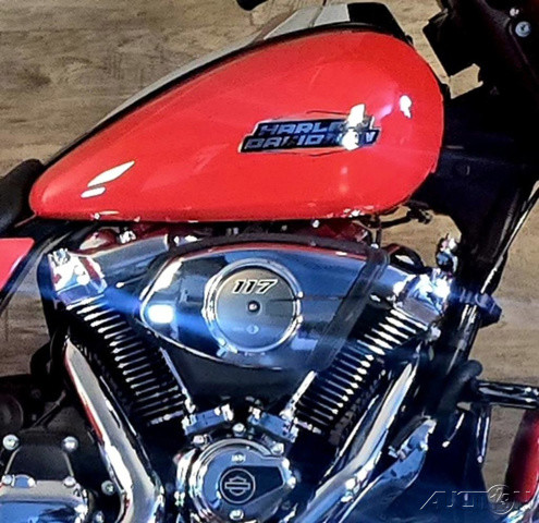 Street Glide®