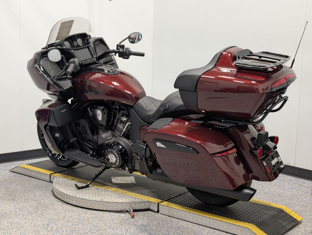 Pursuit Dark Horse 112