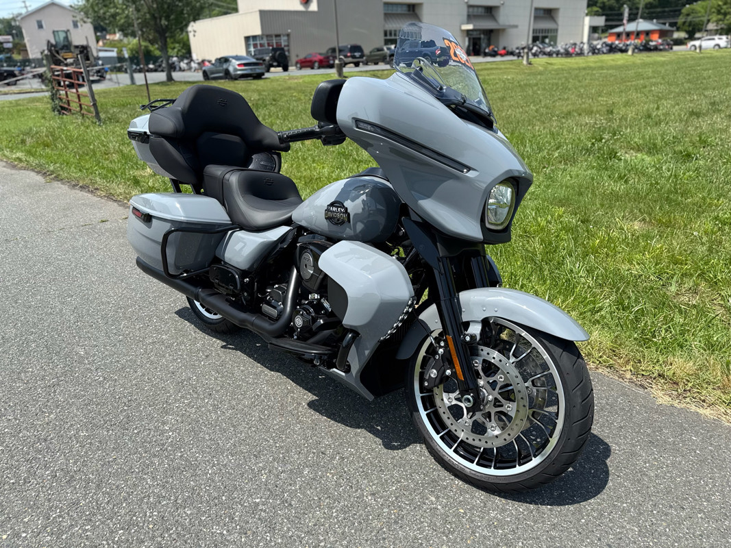 Street Glide® Limited