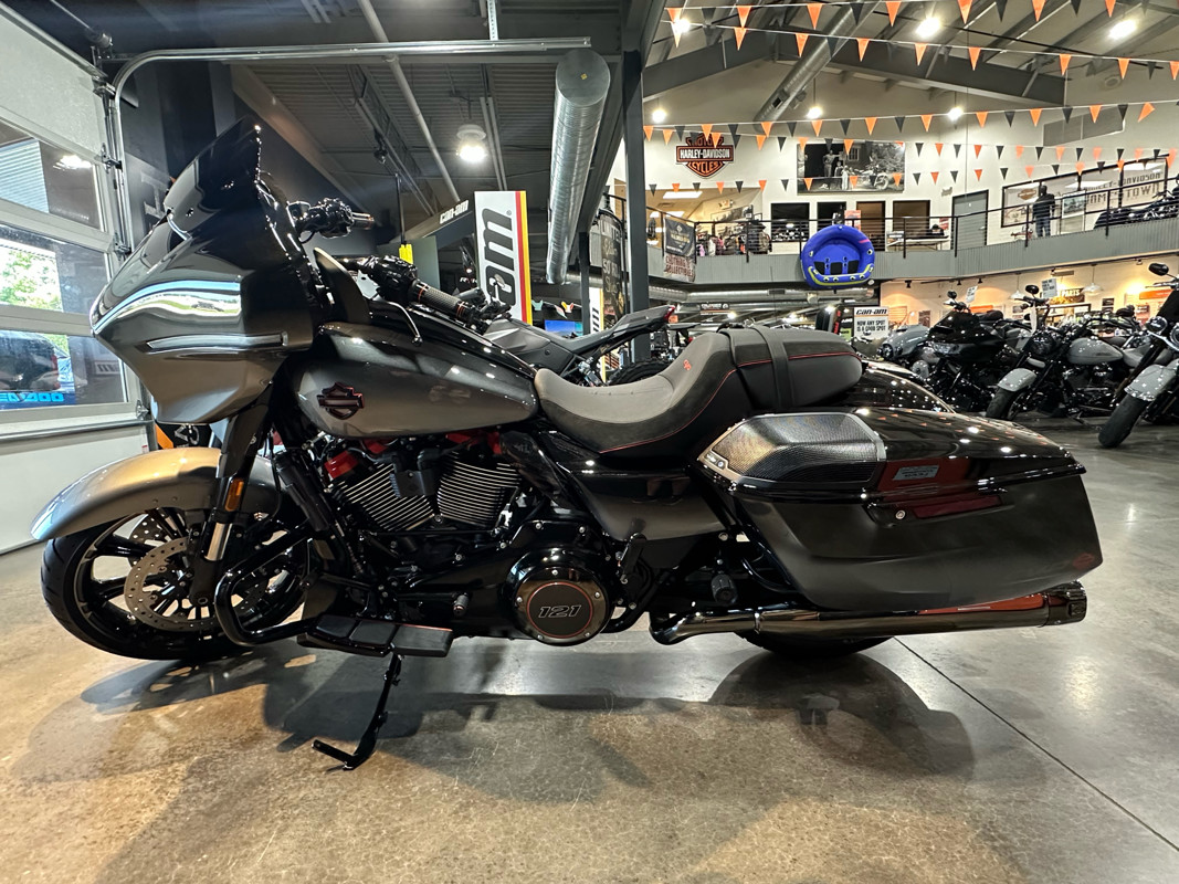 CVO® Street Glide®