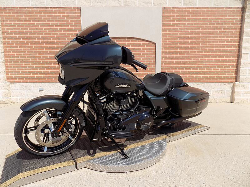 Street Glide®