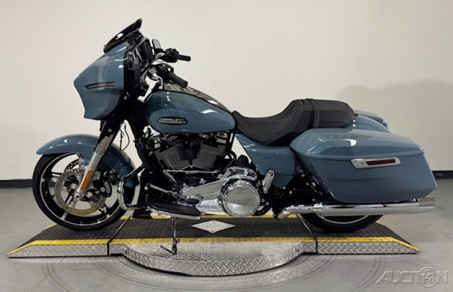 Street Glide®