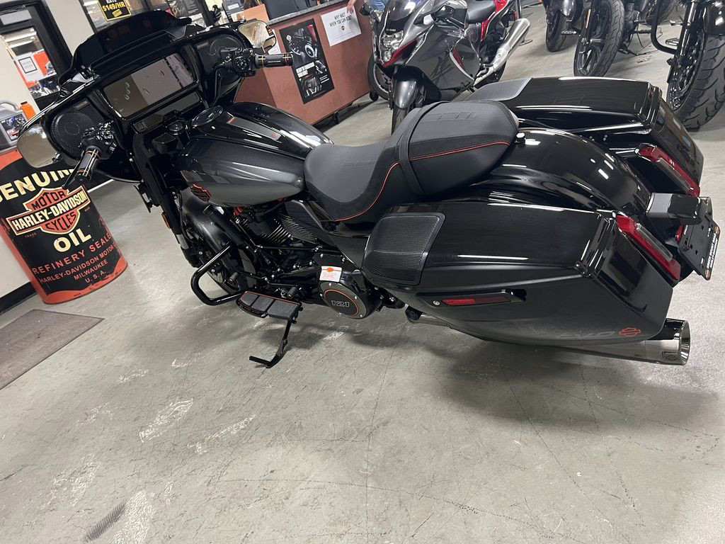 CVO® Street Glide®