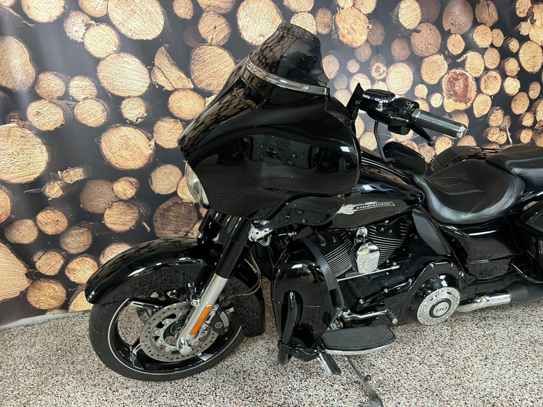 CVO® Street Glide®