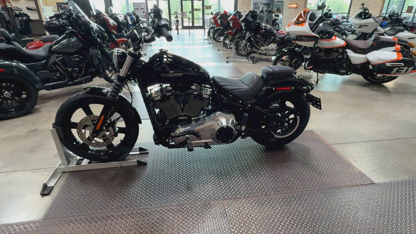 Street Bob®