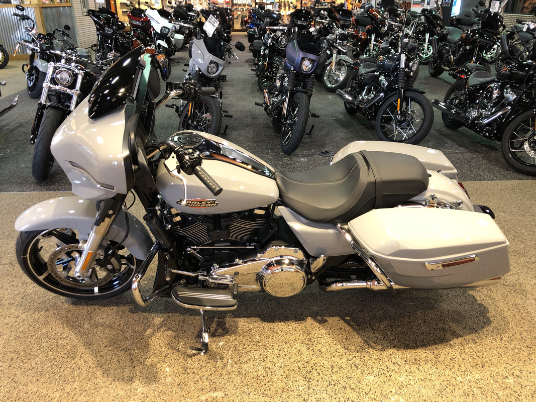 Street Glide®