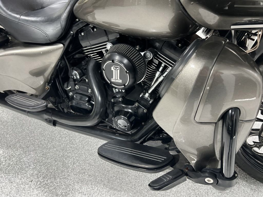 Road Glide® Custom