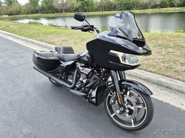 Road Glide®