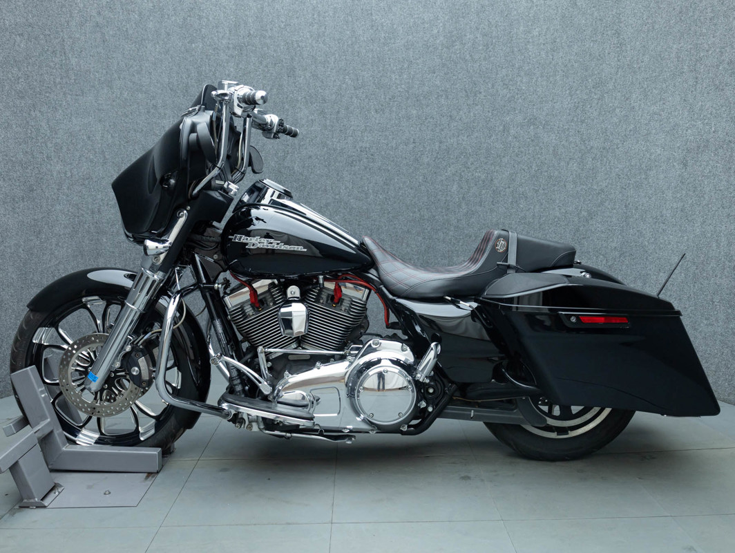 Street Glide®