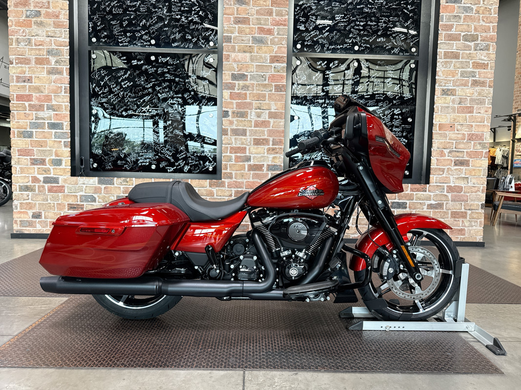 Street Glide®