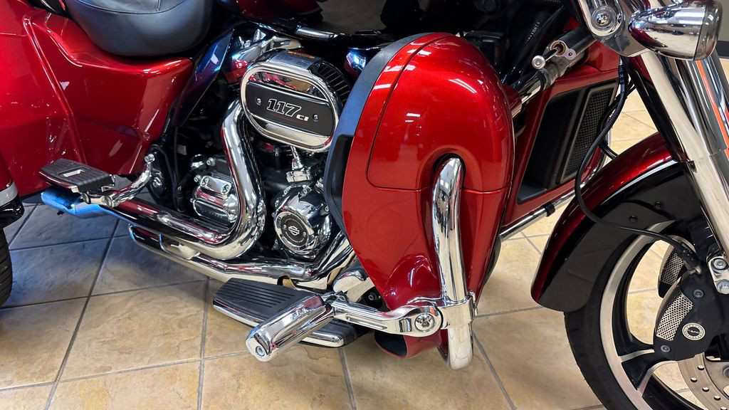 CVO® Tri Glide® Ultra