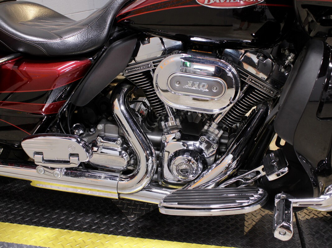 CVO™ Road Glide® Ultra