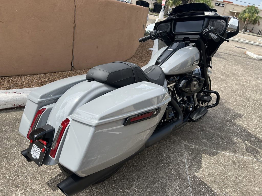Street Glide®