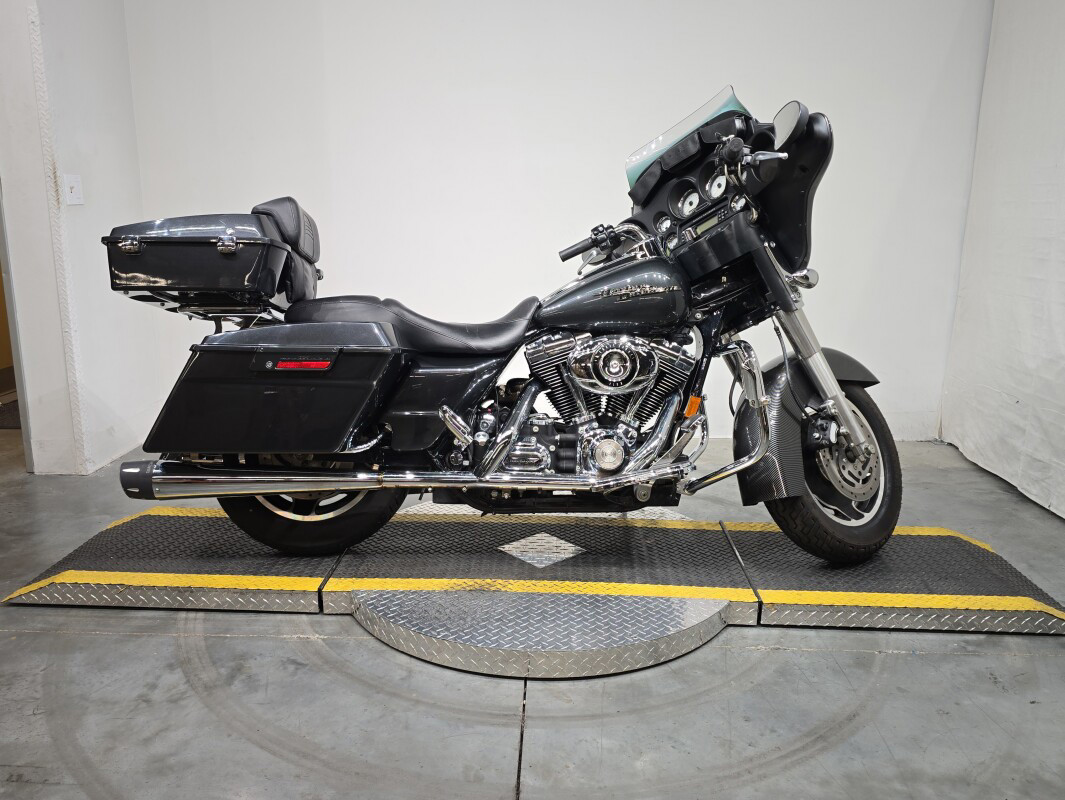 Street Glide®