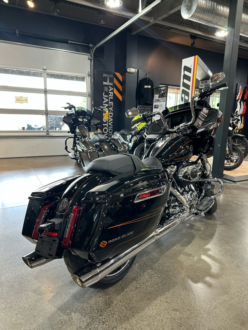 Road Glide®