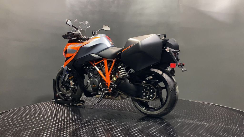 1290 Super Duke GT