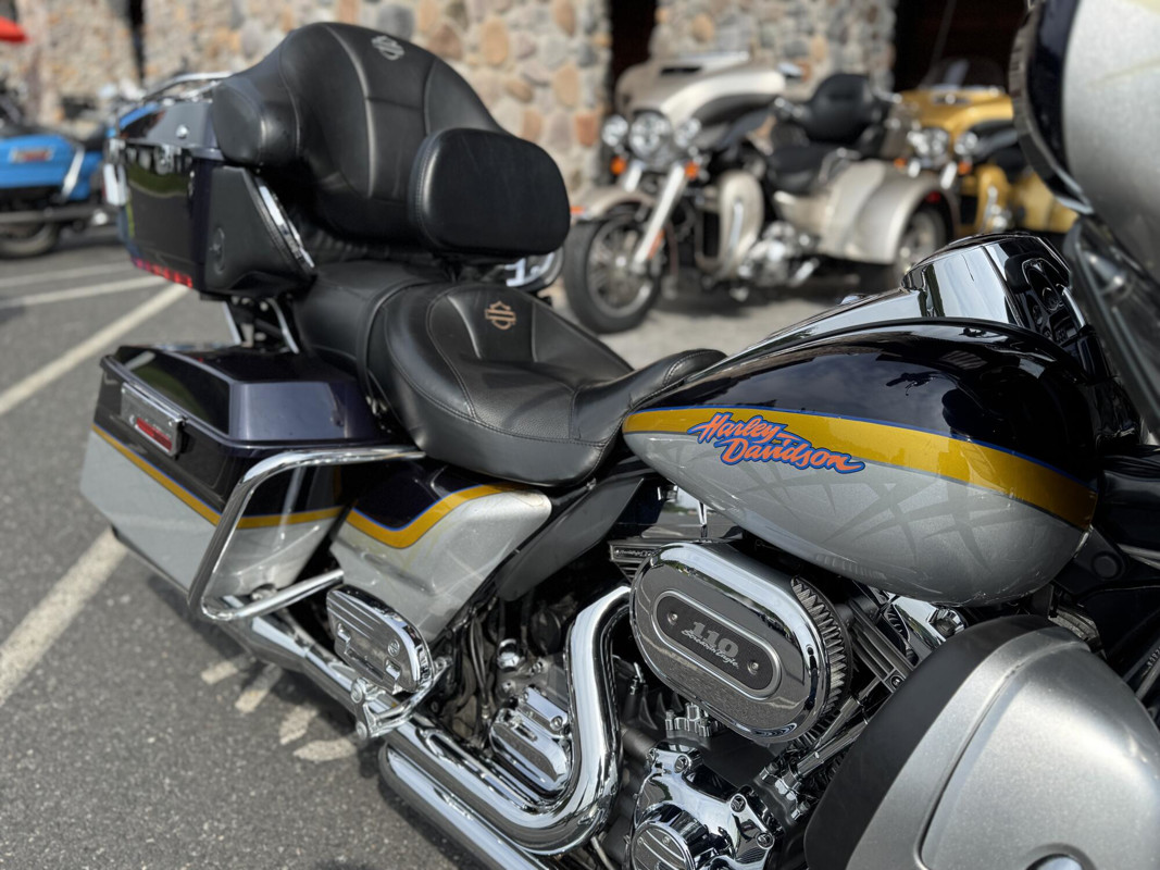 CVO® Ultra Classic® Electra Glide®