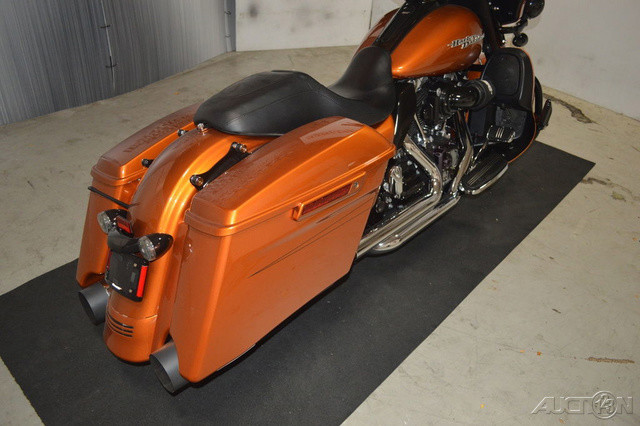 Street Glide®