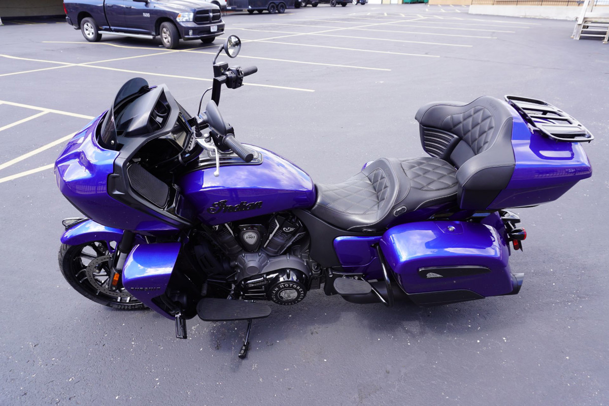 Pursuit Dark Horse Premium Package