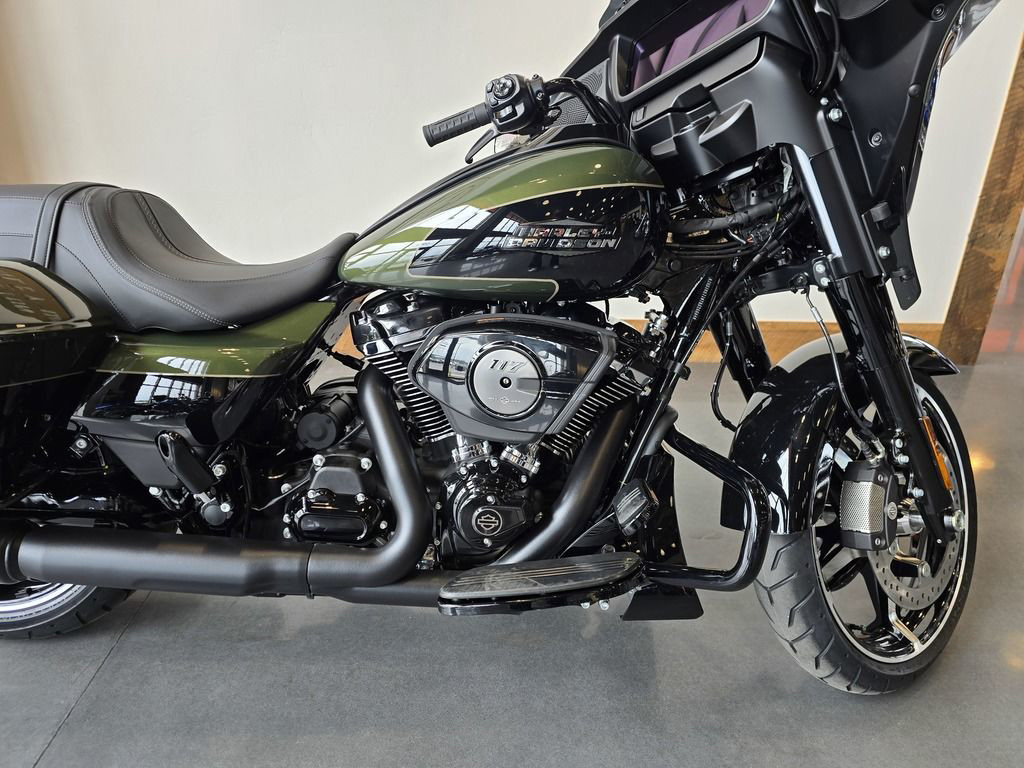 Street Glide®