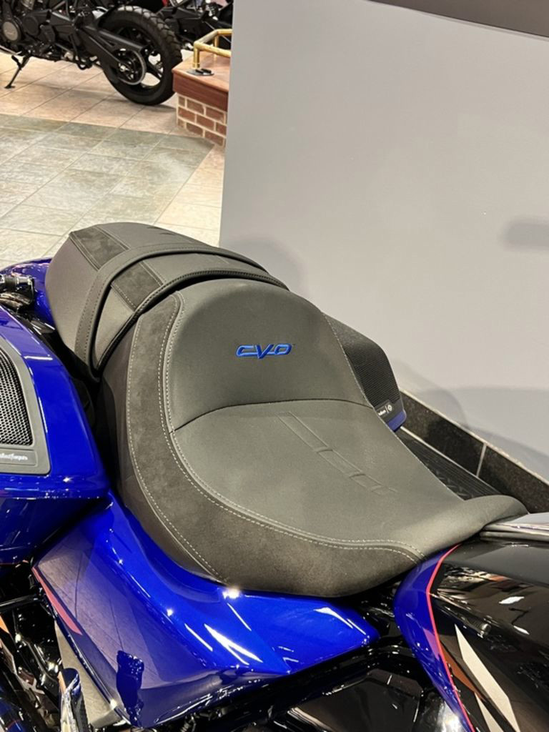 CVO® Road Glide®