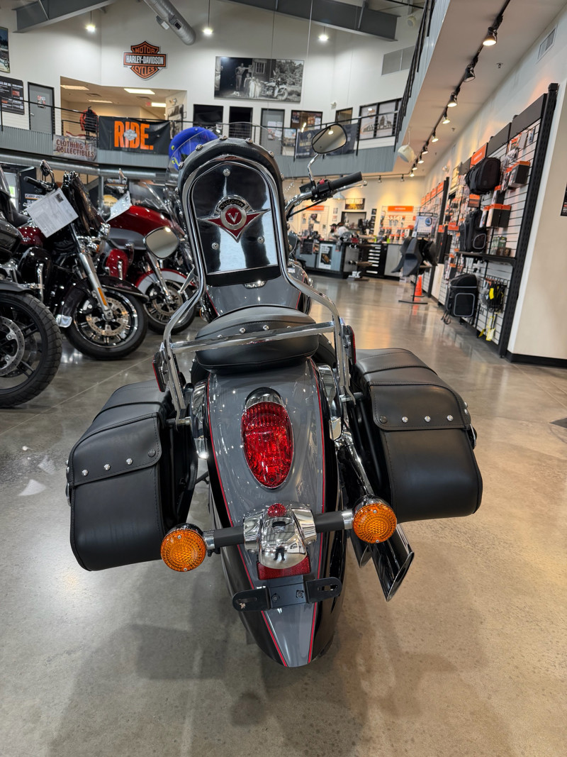 Vulcan 900 Classic LT