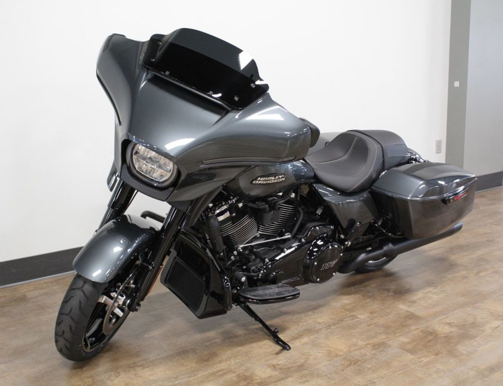 Street Glide®