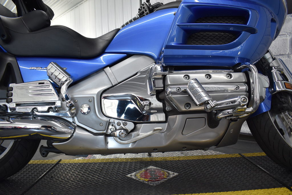 Gold Wing (Audio/Comfort)
