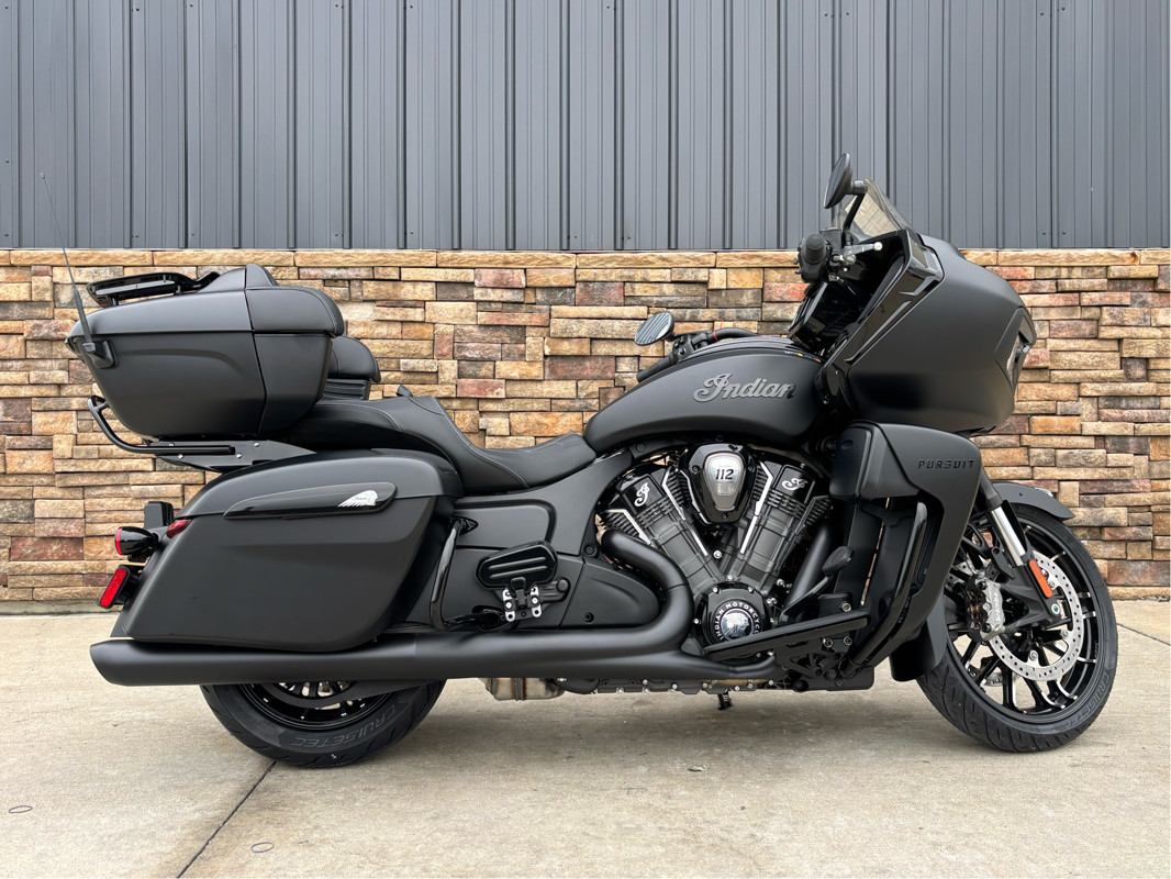 Pursuit Dark Horse 112