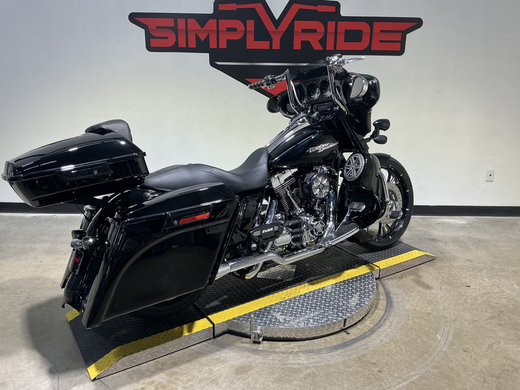 Street Glide®