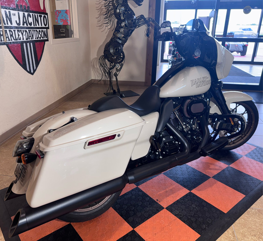 Street Glide® ST