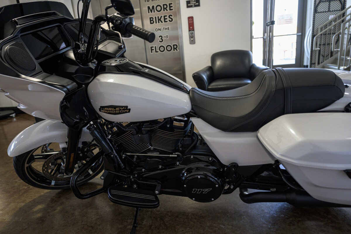 Road Glide®