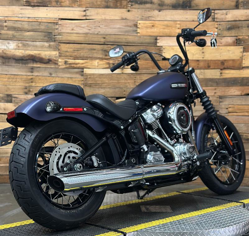 Street Bob®