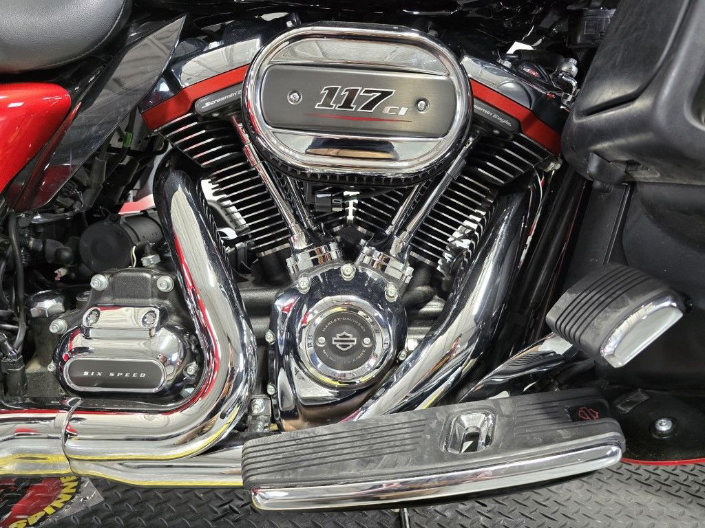 CVO® Tri Glide® Ultra