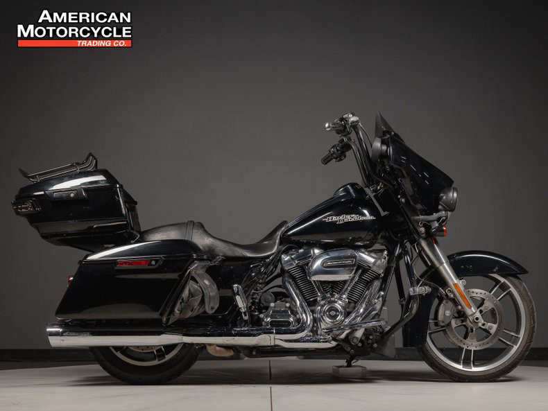 Street Glide®